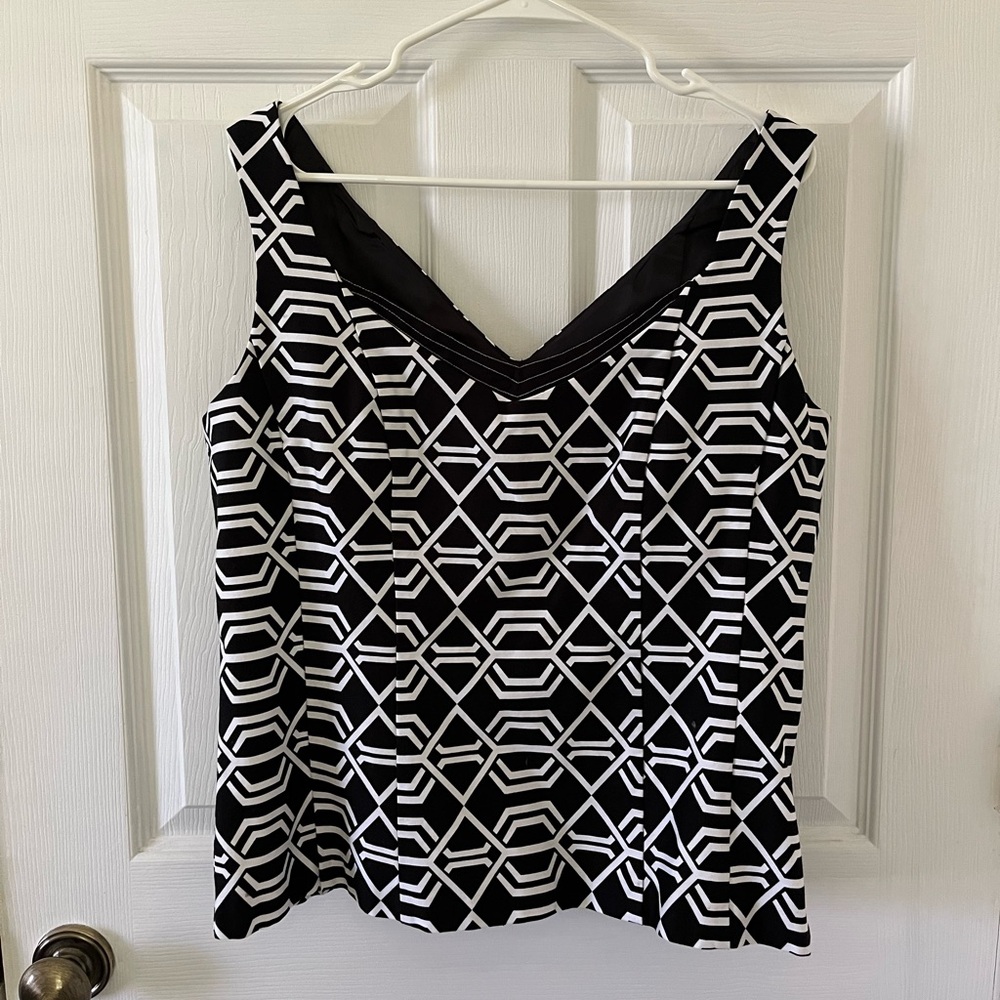 Prophecy Black & White Geometric V-Neck Women’s Tank Top